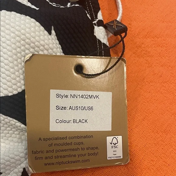 Black & White One Piece w Cut Out - Picture 3 of 10